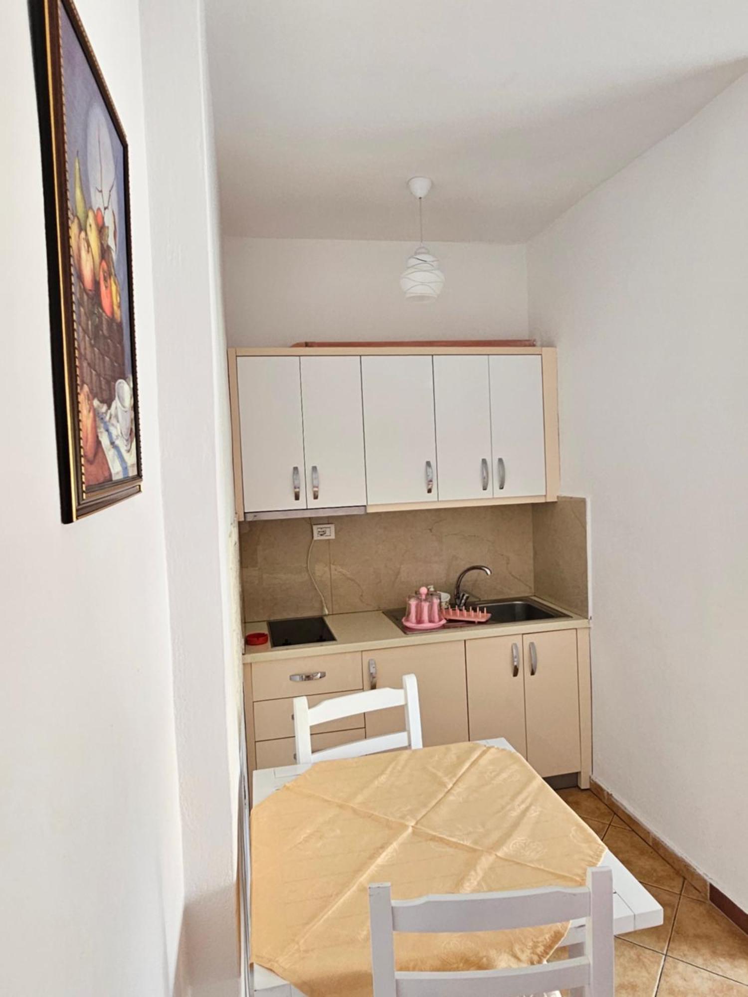 Wave N' Sea Apartments Himare Phòng bức ảnh