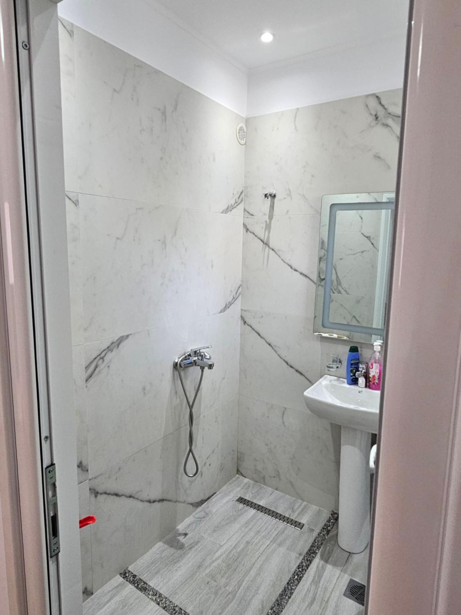 Wave N' Sea Apartments Himare Phòng bức ảnh